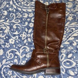 brown riding boot